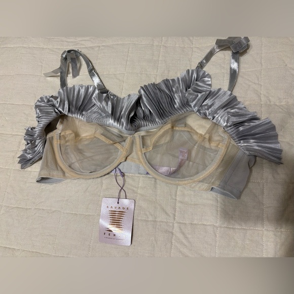 NWT Savage X Fenty Bra 40C Silver Metallic Pleated Bralette | Festival Lingerie - Picture 5 of 7